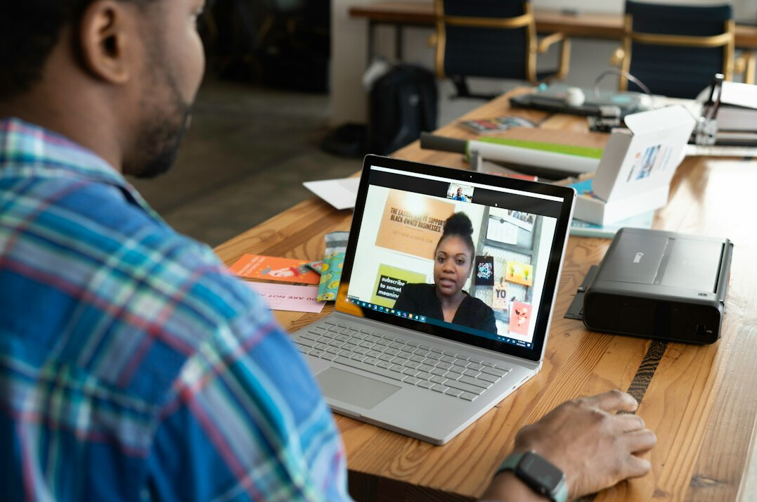 virtual team meeting online