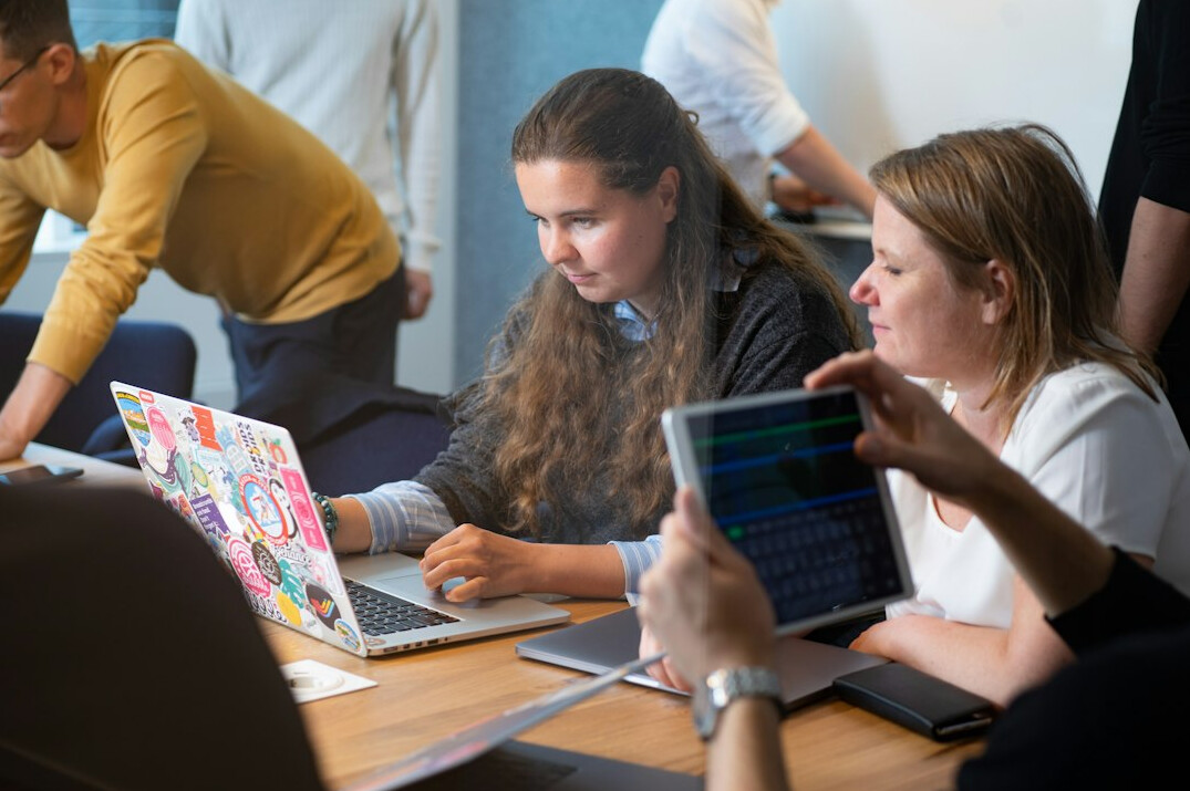 students learning programming together